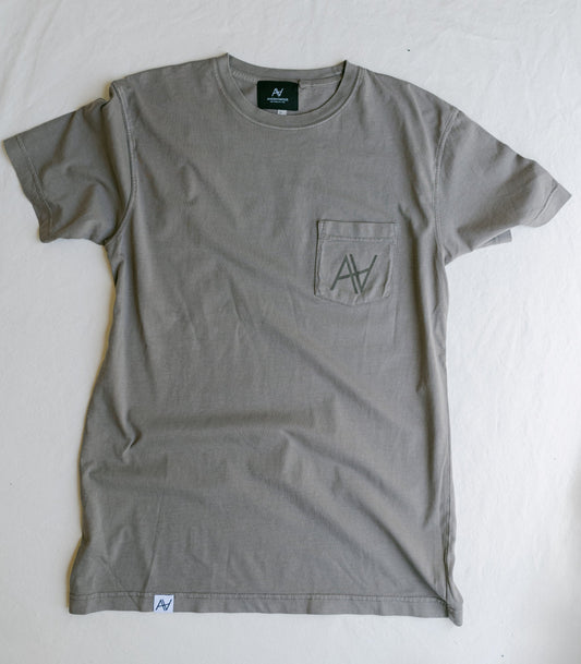 EVERDAY POCKET TEE